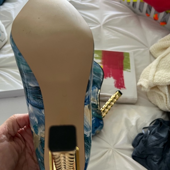 BNWT in box, blue and gold heels! - Picture 4 of 5